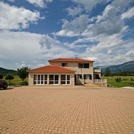 Rooms Leda Vrlika Dış mekan fotoğraf