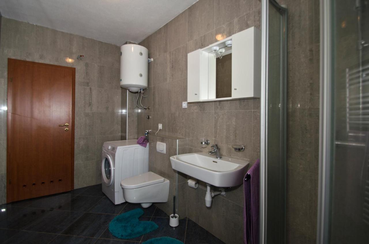 Rooms Leda Vrlika Dış mekan fotoğraf