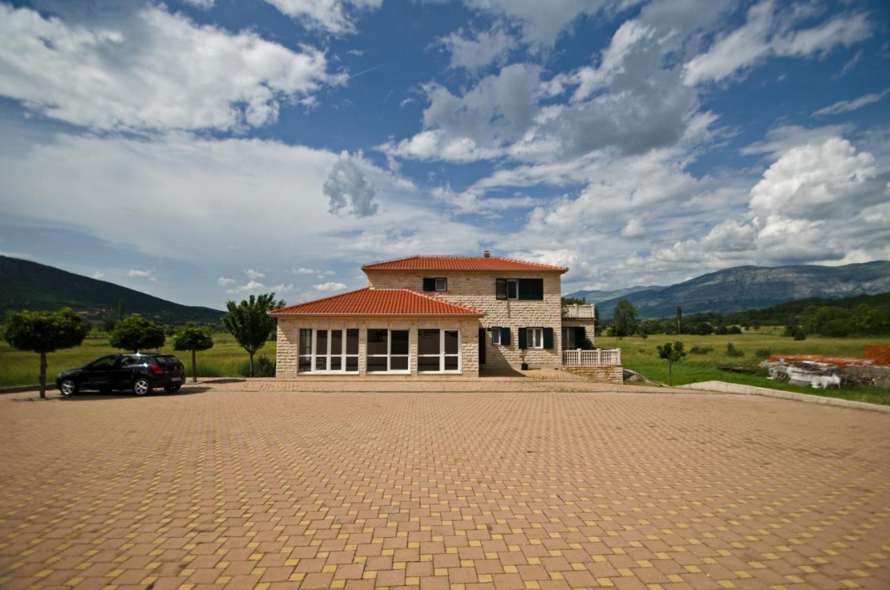 Rooms Leda Vrlika Dış mekan fotoğraf