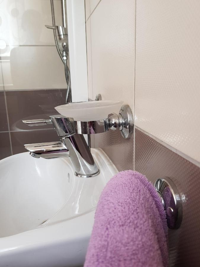 Rooms Leda Vrlika Dış mekan fotoğraf