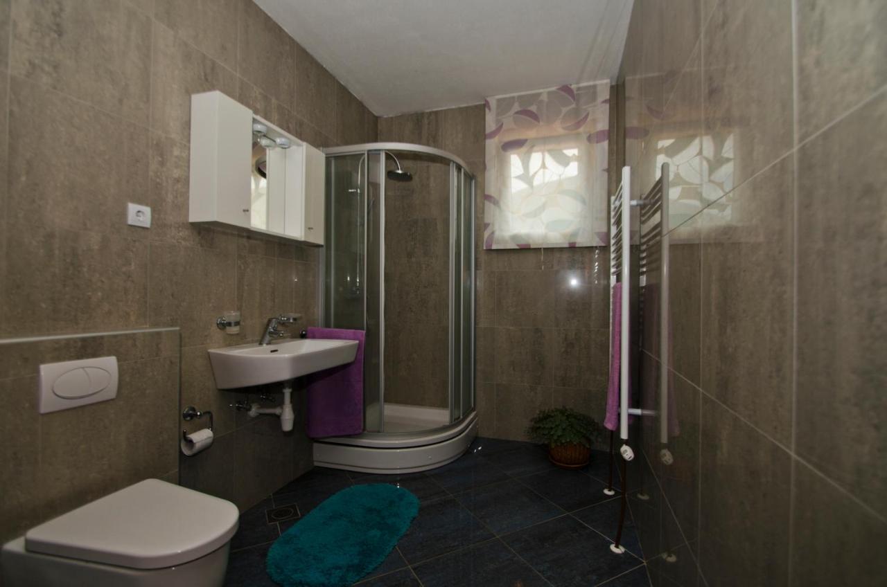 Rooms Leda Vrlika Dış mekan fotoğraf